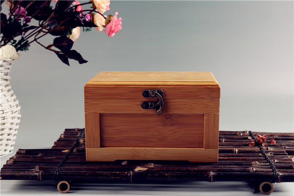 Locking jewellery box.