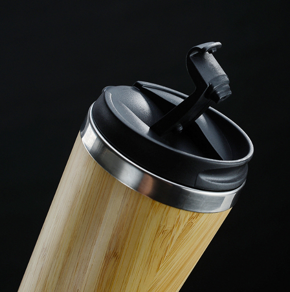 Sustainable travel mug with lid.
